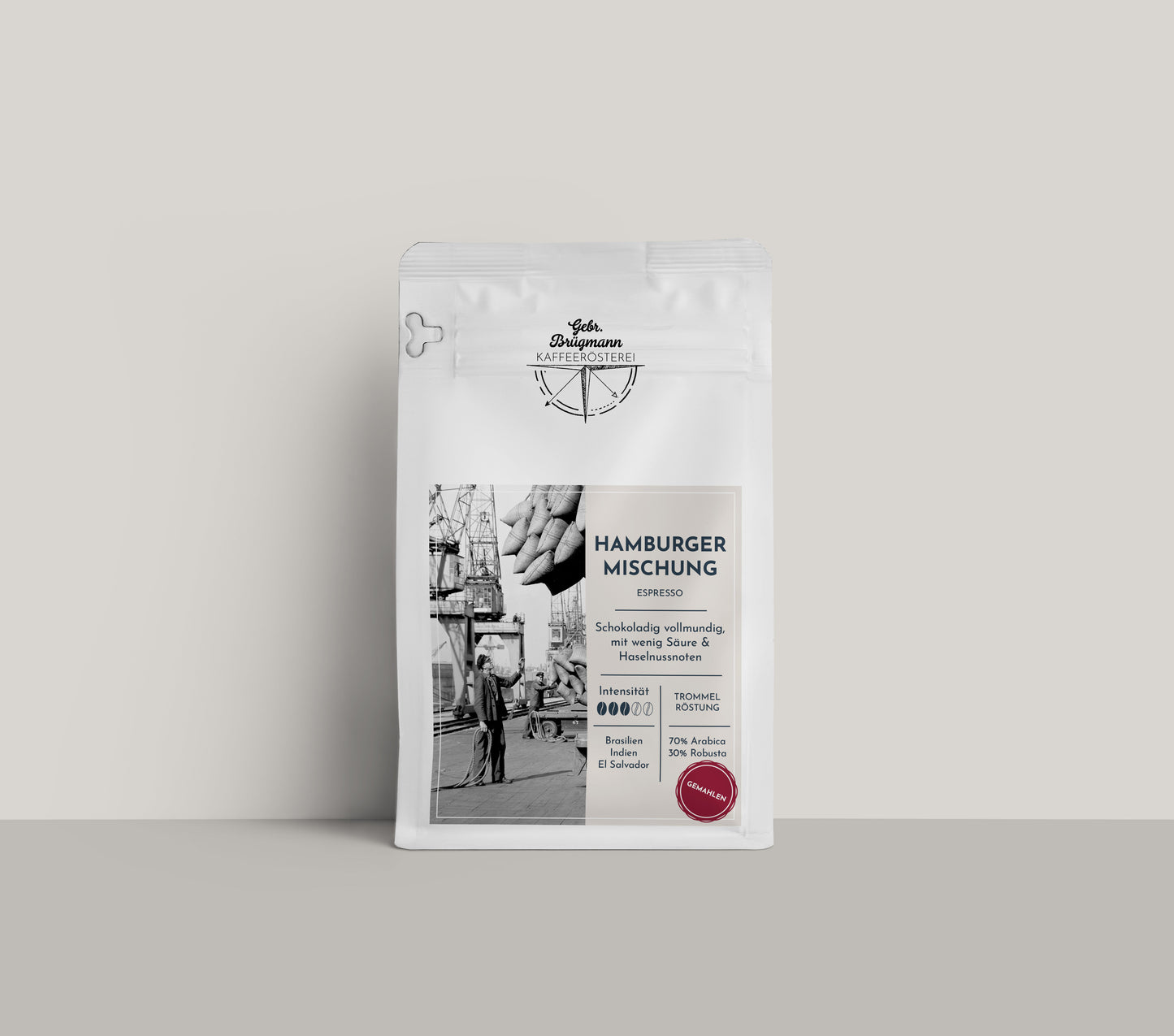 Hamburger Mischung – 70 % Arabica (Santos/El Salvador), 30 % Robusta (Cherry Indien), wenig Säure, Haselnuss & Nussnougat, handgeröstet